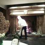 レストラン・パッション - 鴨の焼きはじめです、後ろ姿は、アンドレ・パッション氏。