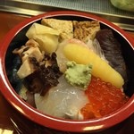 寿司処 博 - Feb, 2015　昼のちらし　1300円