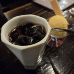 鈴木珈琲店 - 左:アイスコーヒー(ビター)、右:アイスクリーム