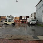 麺や がぶや - 店舗外観、駐車場