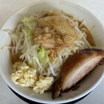 ラーメン 豚ヒロ - 料理写真:ラーメン／半分