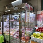 足利屋 - ええ果物が並んでます