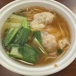 重慶茶樓 - ハーフサイズの雲呑麺