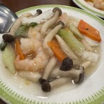重慶茶樓 - エビとイカの青唐辛子炒め