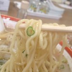 まさご屋 - 麺持ち上げ