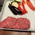 けやき坂 - 国産牛サーロイン 80g
焼き野菜