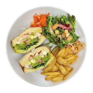 Toaster Bread Cafe&Champagne Bar_1