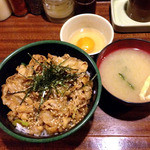 丼達 - 豚丼 醤油ピリ辛（小）¥520