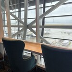 NORTH LOUNGE - 