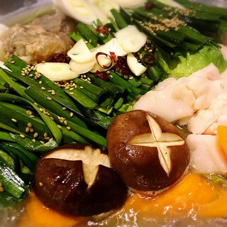 季節のもつ鍋≪4～6月限定≫牛テールもつ鍋2,100円