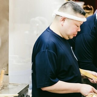 本店創業から支えてきた統括「百田大介」氏