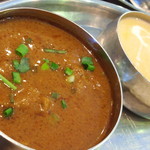 南インド料理 ポンディシェリ - マトン(左)とエビ