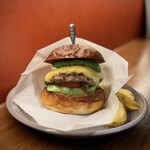 チョッパーズ - ■(人気No.2)チーズバーガー ￥1.580 ■トッピング アボカド ￥264