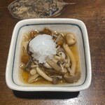 小川の魚 - 
