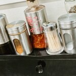 元祖とんかつカレー カツヤ - 卓上調味料