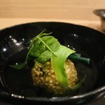 鴨蕎麦 尖 - ③【椀】
・吸地：昆布+鮪節
・椀種：車海老+蕎麦実の真薯
・椀妻：コゴミ、ウルイ
・吸口：木の芽