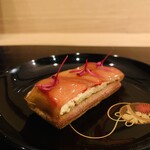 鴨蕎麦 尖 - ④【合肴】
蕎麦のフィナンシェ、2種のペースト（鴨肉、苺）のせ