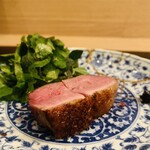 鴨蕎麦 尖 - ⑦【鉢肴：肉】
埼玉幸手（さって）産合鴨炭火ロースト、山梨産クレソン苺ソースかけ、黒大蒜のペースト添え