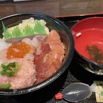 魚丼 - 料理写真: