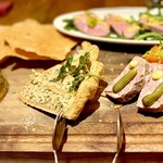 サクレフルール - 前菜盛り合わせ、どれも美味しいがメダイと春野菜のタルタルが初めて食べる組み合わせで美味しかった！