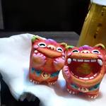 楽鳥 - シーサー！メスは口を閉じ、オスは開けてます。仲良くツガイです。