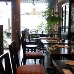 リザキッチン - 店内は少しレトロな喫茶店風 ◎