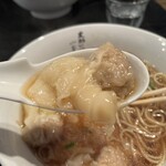 支那蕎麥麵 Komuro - つるりとしたワンタンが心地よいです