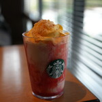 スターバックスコーヒー - ドリンク写真:ストロベリー シュークリーム フラペチーノ®