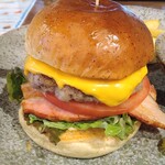 Smoky Monkey Hamburger &More - 1_スモーキーモンキーベーコン、チェダーチーズ