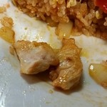 兼山 - 具は鶏肉と玉ねぎのみ。５５０円というリーズナブルな価格で大きめな鶏肉がゴロゴロ入っています！