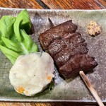 日南 - 牛ハラミ串焼き ポテトサラダ付 1,100円