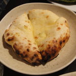 ダバ インディア - チーズクルチャ（ハーフ）