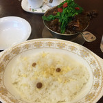 トマト - チキンカレー 季節の野菜をトッピング