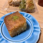 Beyzade BAKLAVA - レヴァニデザート