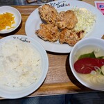 れんげ食堂 Toshu - 料理写真:鶏の唐揚げ定食(４個)(858円)