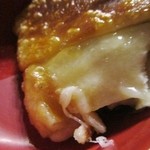 チンギス・ハン - 中にトロトロチーズの入った少し甘いチーズ焼きです、甘かったんでちょっとビックリ。

