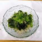 弥助鮨 - さし盛りのつまとかをサラダみたいにしてくれた。やつだと思う(笑)