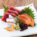 本マグロ入り刺身三点盛り合わせ