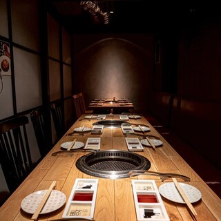【テーブル個室：～23名様】大人数での宴会や打ち上げにも最適な広々した宴会用個室