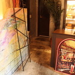 HACHIRO'S BAR AND CAFE - 