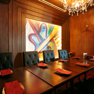 人数に応じて【貸切】も対応可能！マイクやプロジェクターも〇