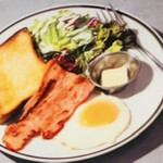 THE CITY BAKERY NEW YORK GRILL - 