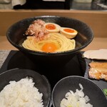 麺屋 二二一 - 