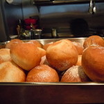 ラ・キュイジーヌ・ド　ウオタマ - ころんころん♪自家製パン元に戻る(￣▽￣)一番初期の頃のパンの形に戻りました♪その方が美味しいです♪