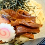 麺坊 ひかり - 甘みがほんのりと適度で味のシッカリと染みた
コリコリ食感のメンマ