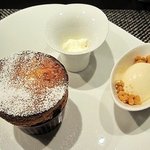 レストラン バカール - 甘いもの　～塩キャラメルのスフレ～