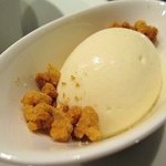 レストラン バカール - チーズの風味のアイスクリーム