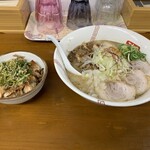 らーめん弥七 - しょ醤油ちゃーしゅー麺とヘタめし