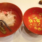 馬車道 大かわ - 蓋裏には桜