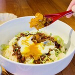 和韓ブランチ 熾き火 - 特製ラー油で食べる！本格ジャージャーご飯
